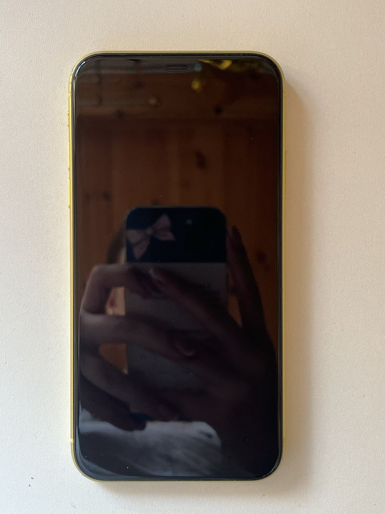 Iphone 11 64gb żółty