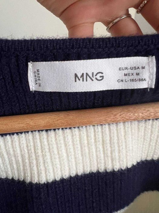 Светер вязаний в смужку, бренд- Mango, розмір-L
