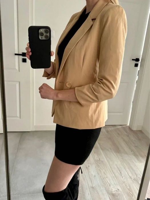 Beżowa marynarka na guzik XS amisu elegancka