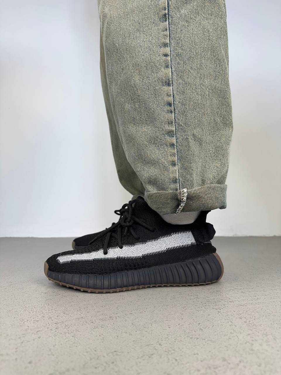 Мужские кроссовки Adidas Yeezy 350 v2 Black Brown White&Line. 40-45