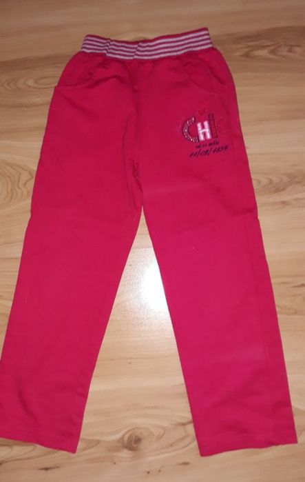 Spodnie dresowe dziewczęce r.110/116