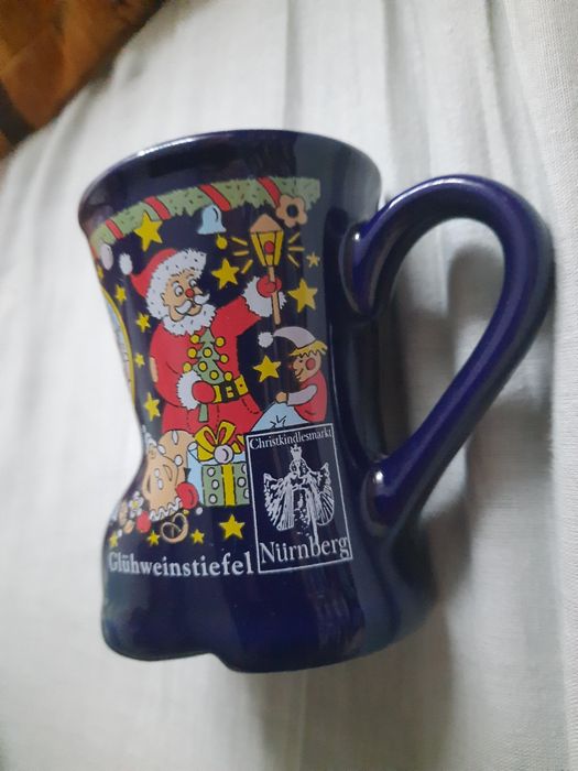 Kubek w kształcie buta do grzanego wina