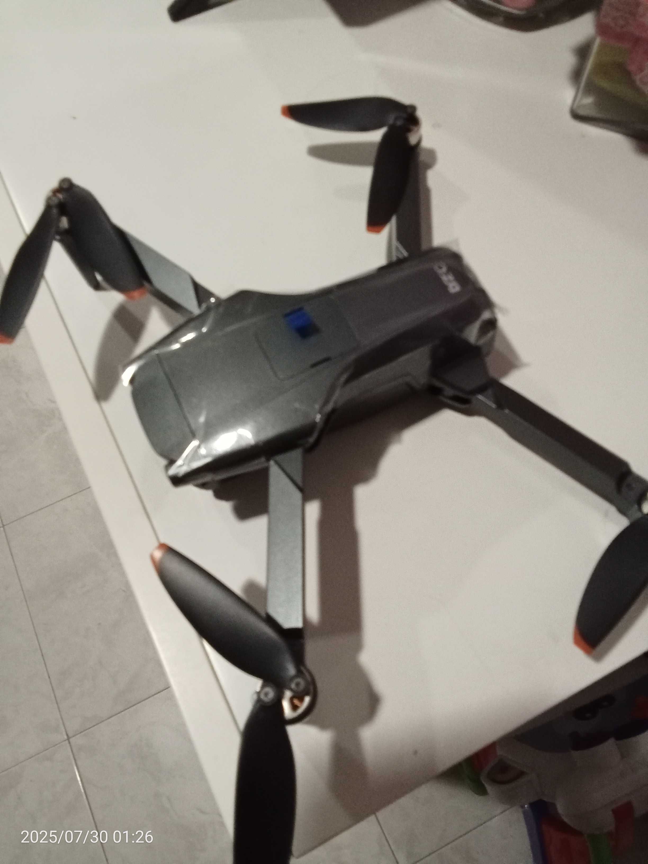 Drone completamente novo