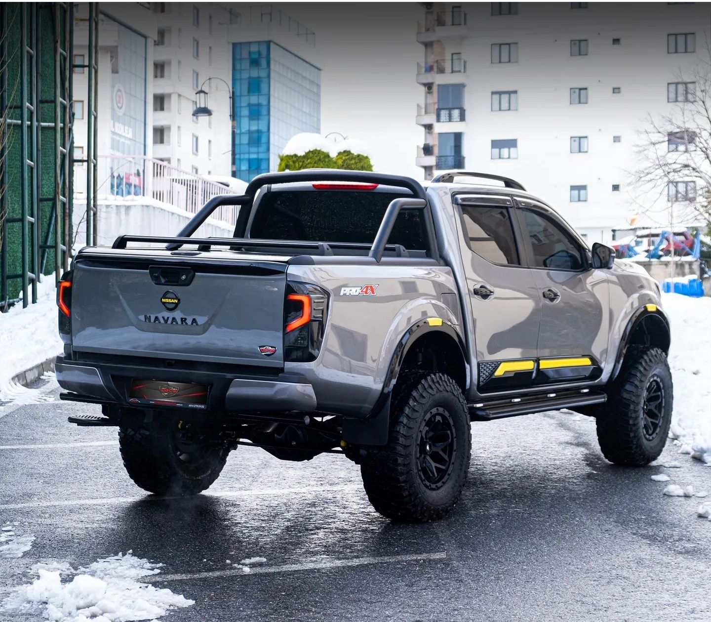 Orurowanie paki rollbar do rolety Mountain Top Nissan Navara