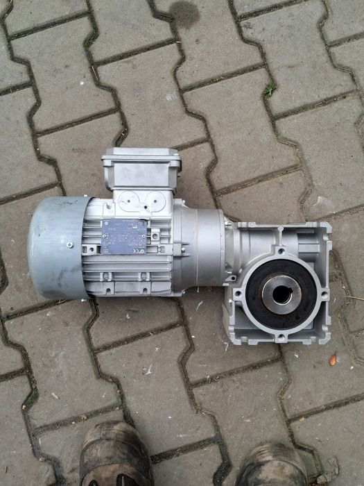 Okazja motoreduktor 0.75kw 280obr