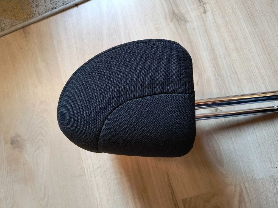 Peugeot 307 - zagłówek fotela przedniego