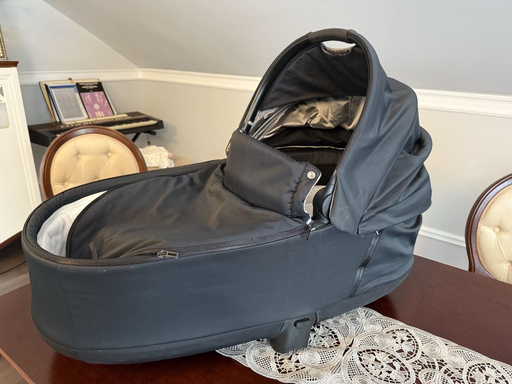 Cybex  2.0 gondola