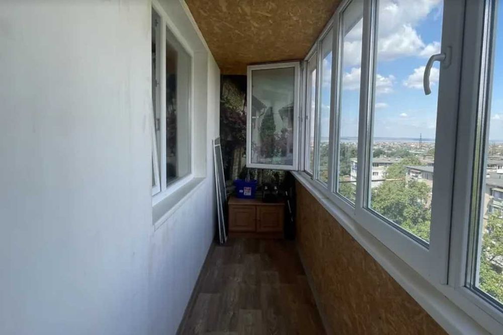 Сдам 3-х ком квартиру посуточно в Одессе по улице Жолио Кюри 64