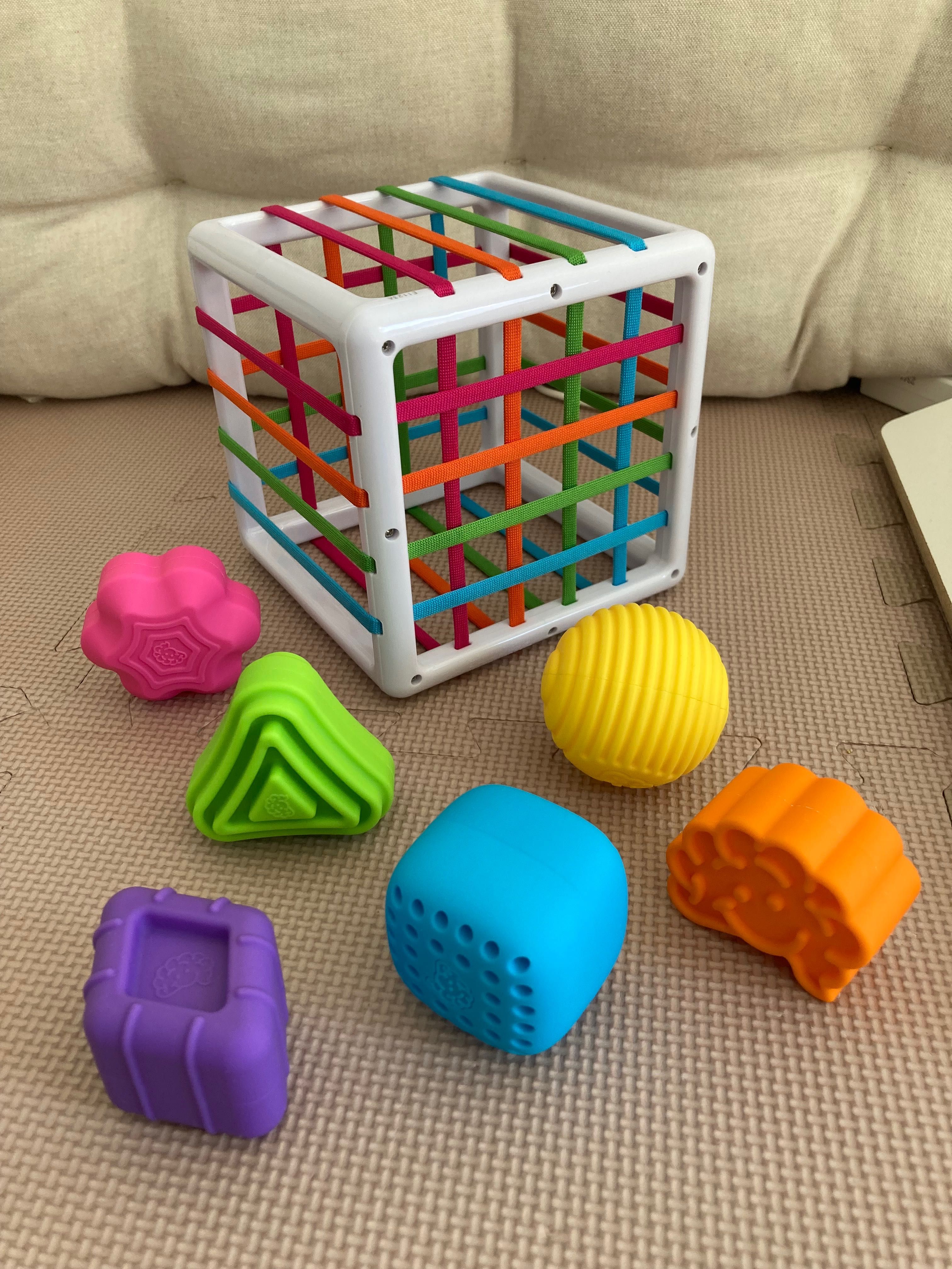 Fat Brain Toys 10m+ Sorter elastyczna kostka InnyBin