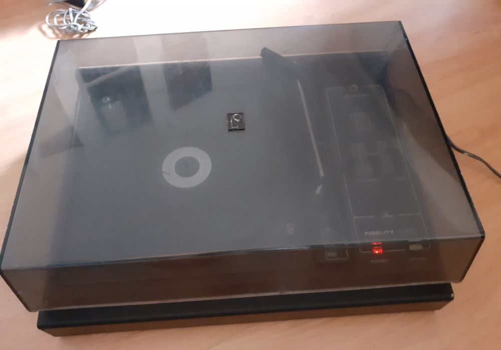 Gira discos Fidelity UA10