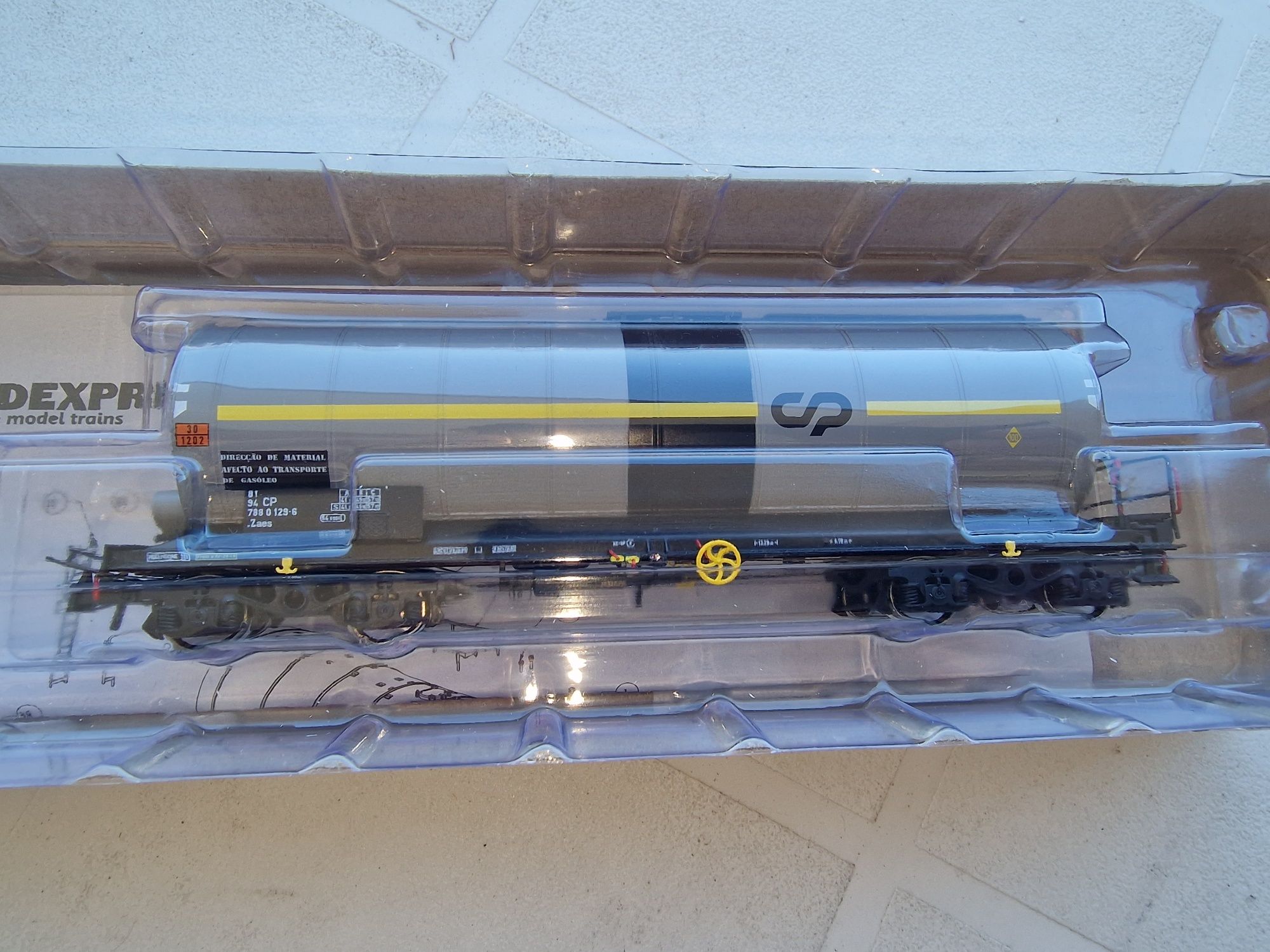 Locomotiva marklim nova com luzes e outros
