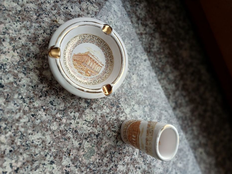 Popielniczka i pojemnik na papierosy/tytoń porcelana pokryta złotem