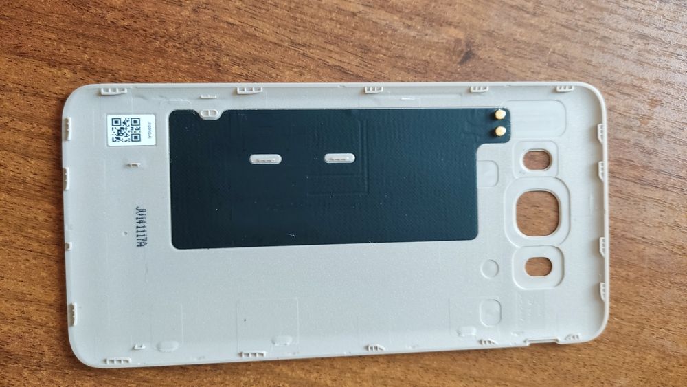 Телефон Samsung J7