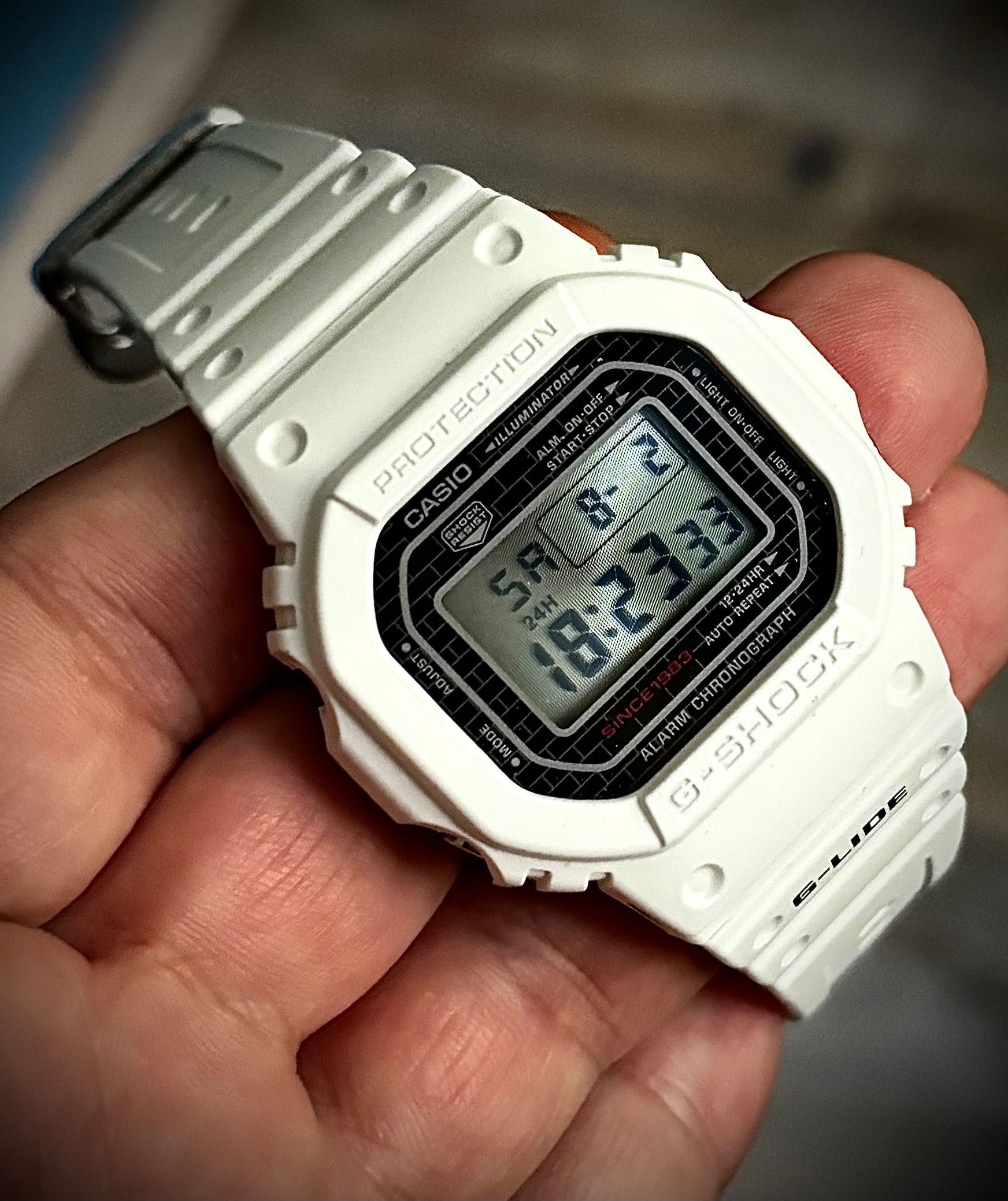 Zegarek Casio G-shock DW-5000SS