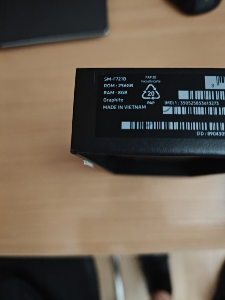 Samsung flip 4x8 GB/256