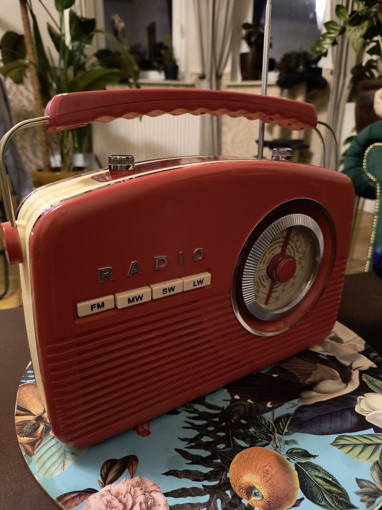 Radio retro Camry CR 1130 – stylowy wygląd, sprawne