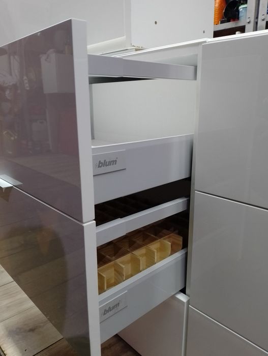 Meble kuchenne lakierowane BLUM