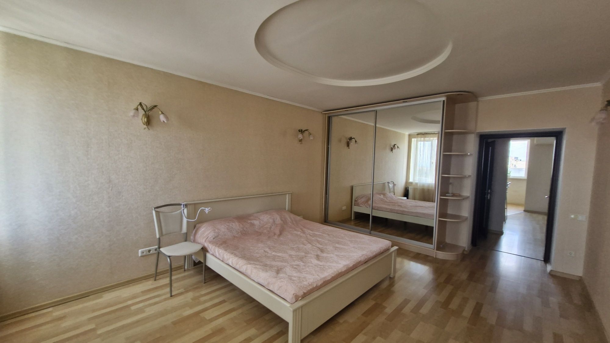 Продам квартиру  73 м3 на Вузовском дом 2007 г.п. (кирпичный дом)