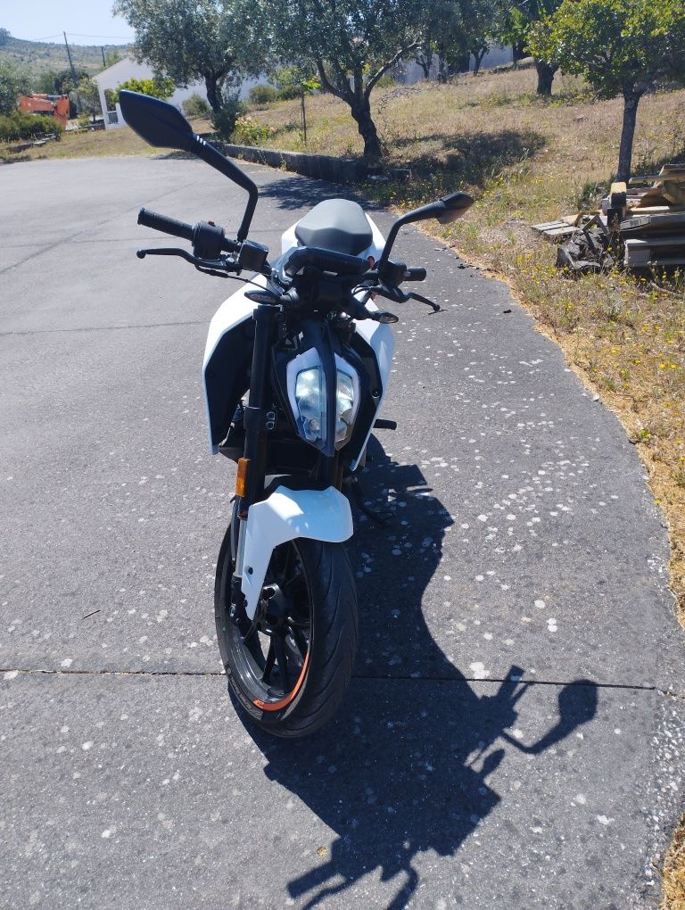 Mota KTM duke 125