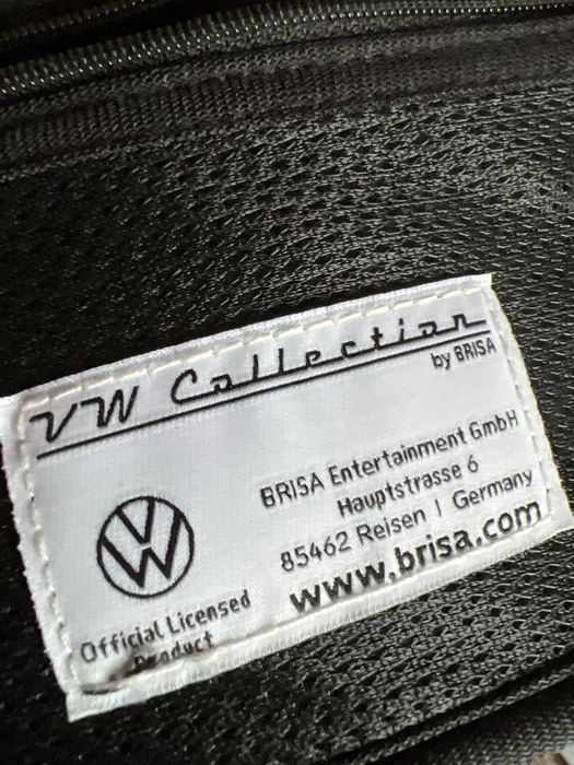 Sprzedam oryginalną nową (metka) kosmetyczkę GTI VW Collection.