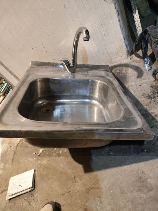 Раковина на кухню со смесителем Товстий метал, совдепія або ссср
