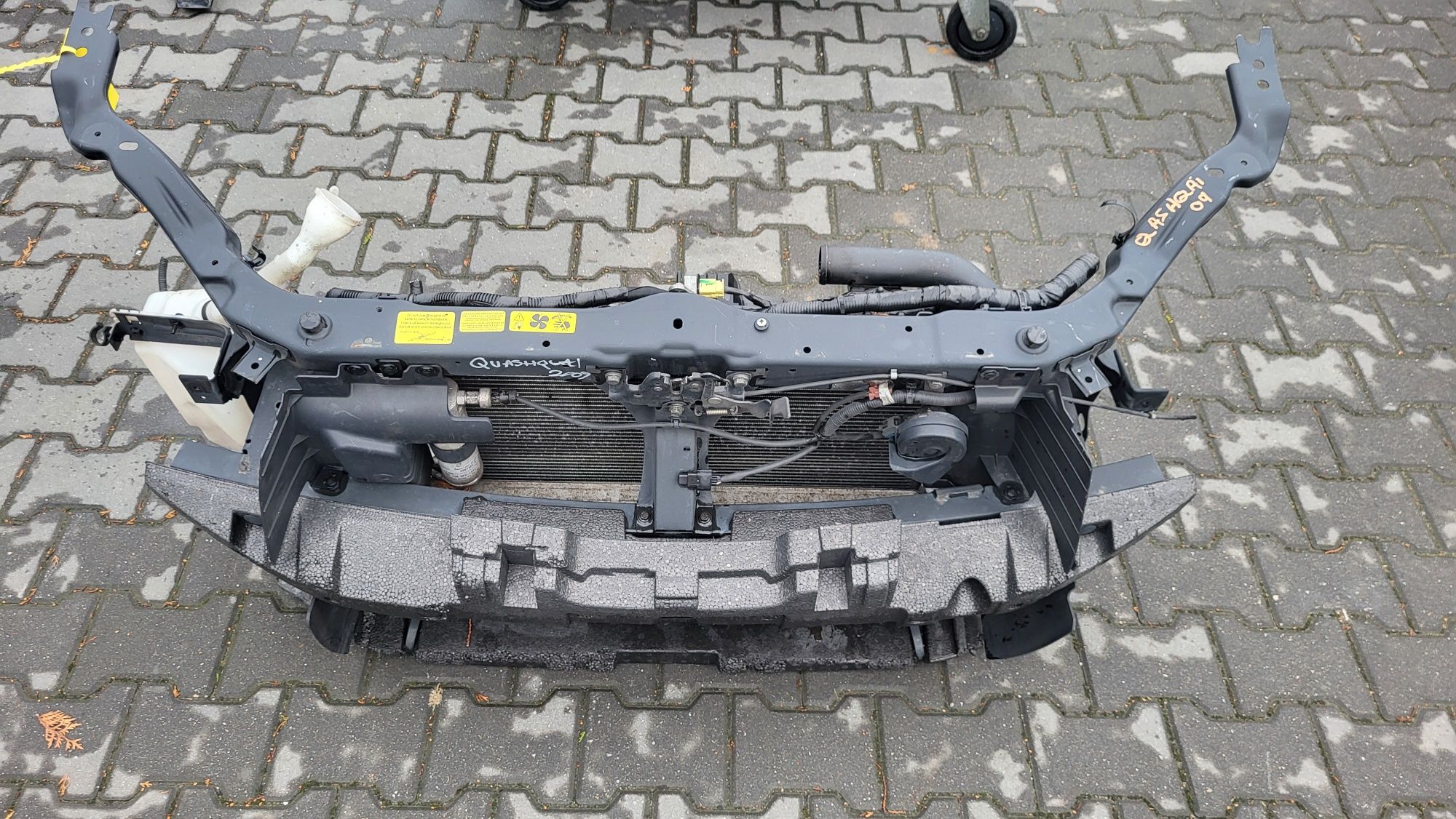 Pas przedni wzmocnienie Nissan qashqai chłodnice diesel