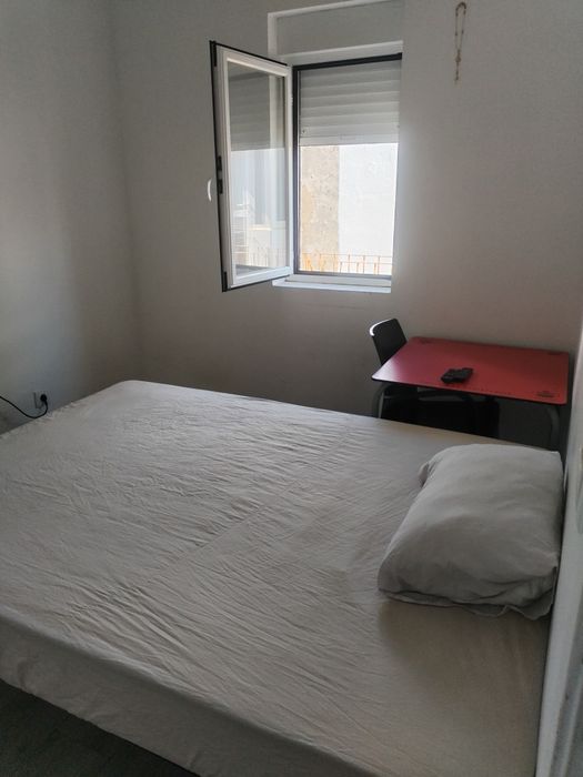 Alugo quarto em Cruz Quebrada apartamento vista mar.
