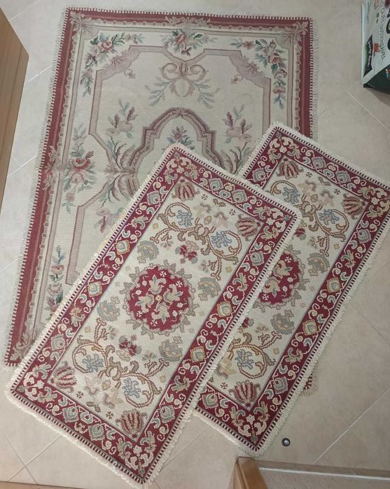 carpete + 2 tapetes arraiolos