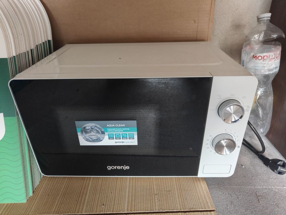 Продам мікрохвильову піч gorenje mo17e1w