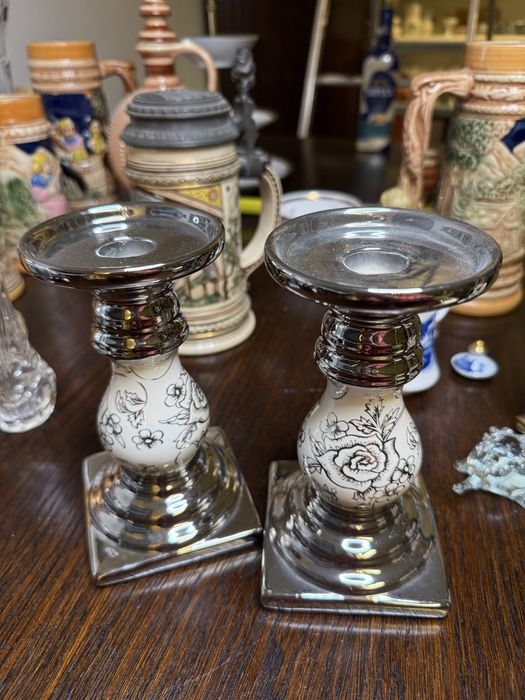 Zestaw Dwa świeczniki para porcelanowe na nodze srebrne 1064