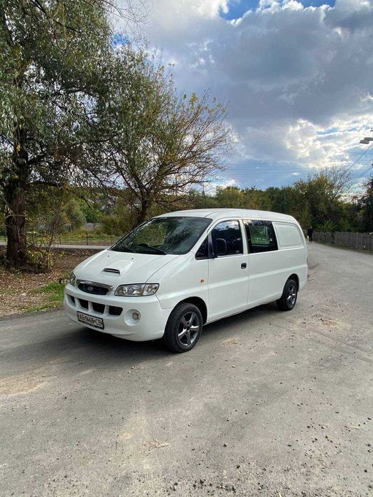 Микроавтобус Hyundai H1 (h200) 2002г. 2.5 турбодизель