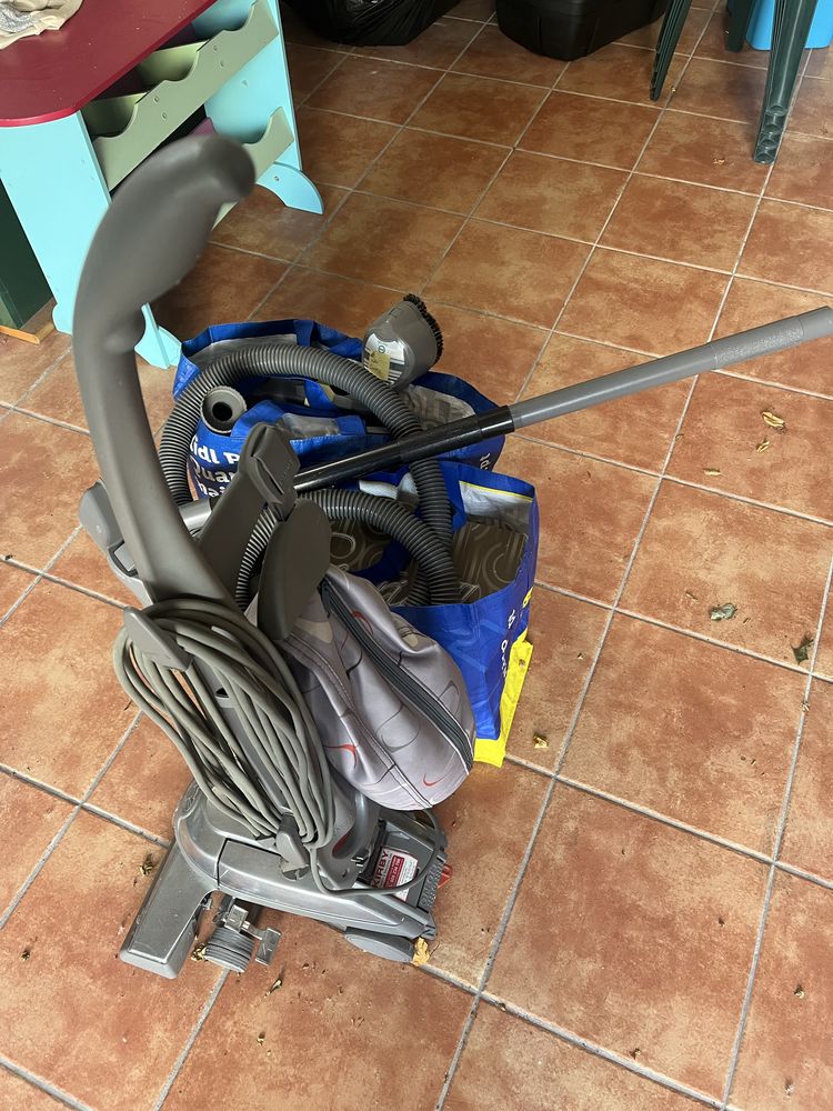 Vendo Aspirador Kirby com modulo lavagem de tapetes e sofas
