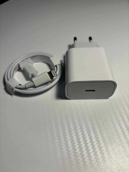 NOWA Szybka Ładowarka 20W z Kablem Lightning 1m