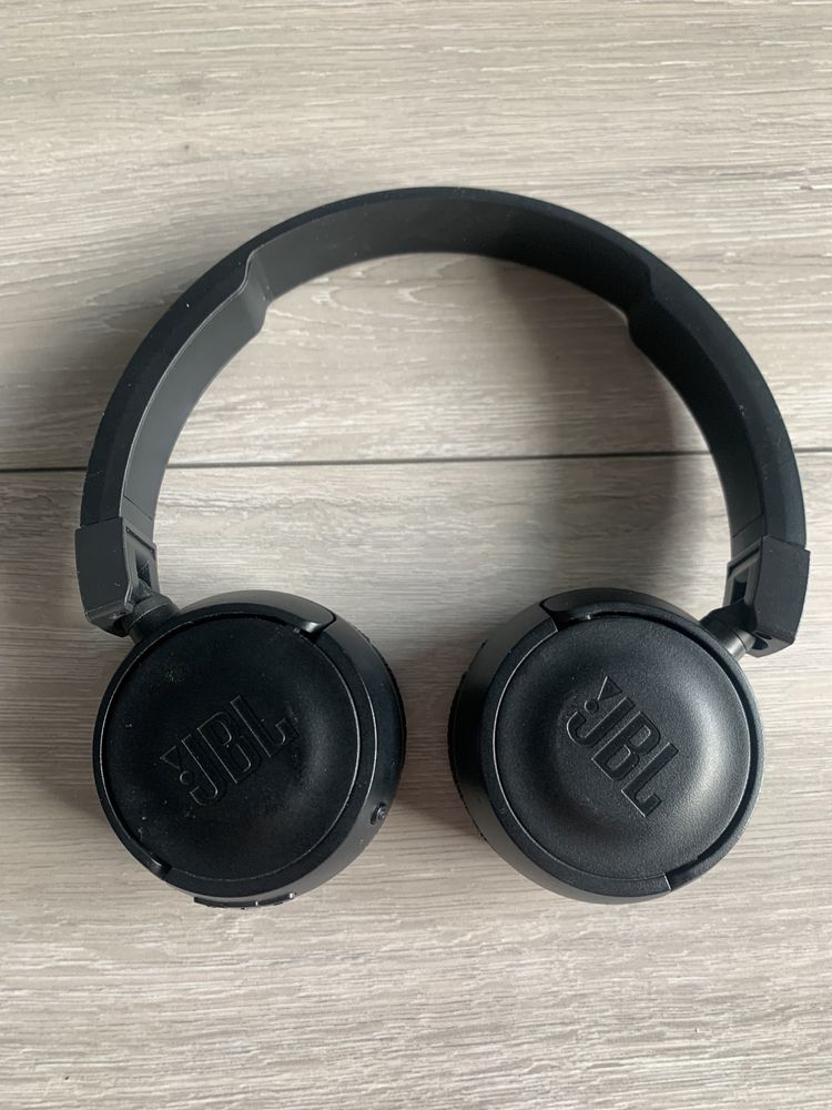 Słuchawki JBL 570BT bezprzewodowe