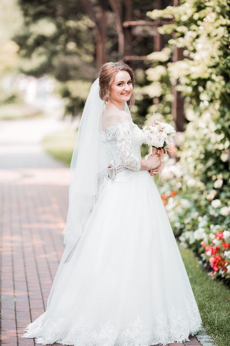 Платье свадебное размер регулируется