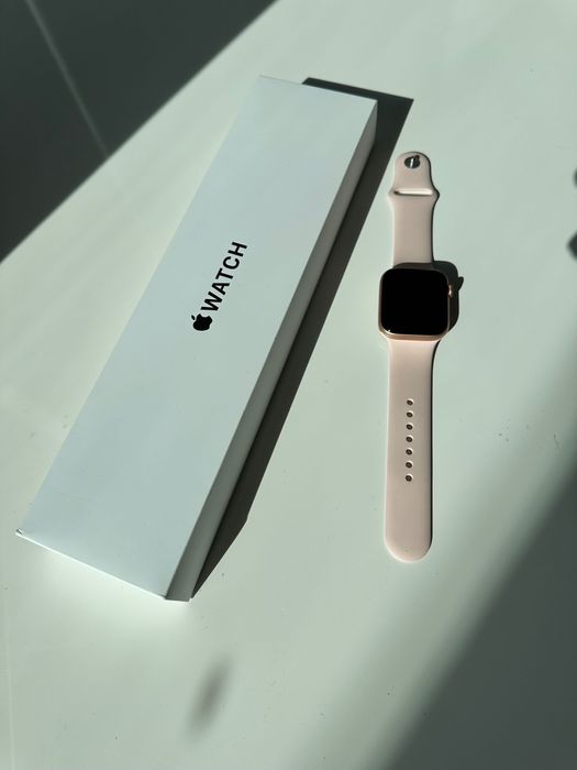 Apple Watch SE 44mm GPS – Rose Gold