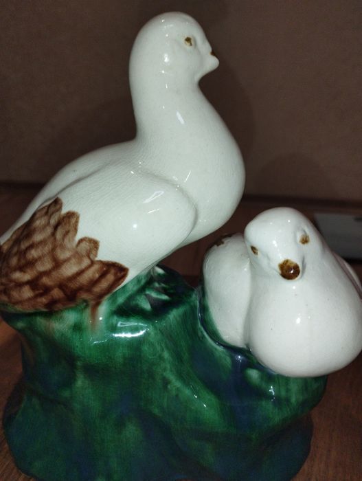 Статуэтка Голуби, керамика, майолика.