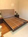 Cama de casal em cerejeira.