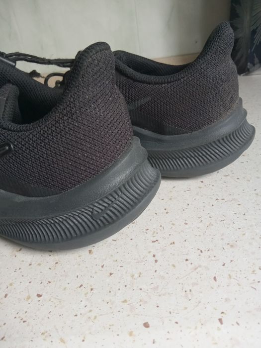 Buty Nike używane uszkodzone rozmiar 39