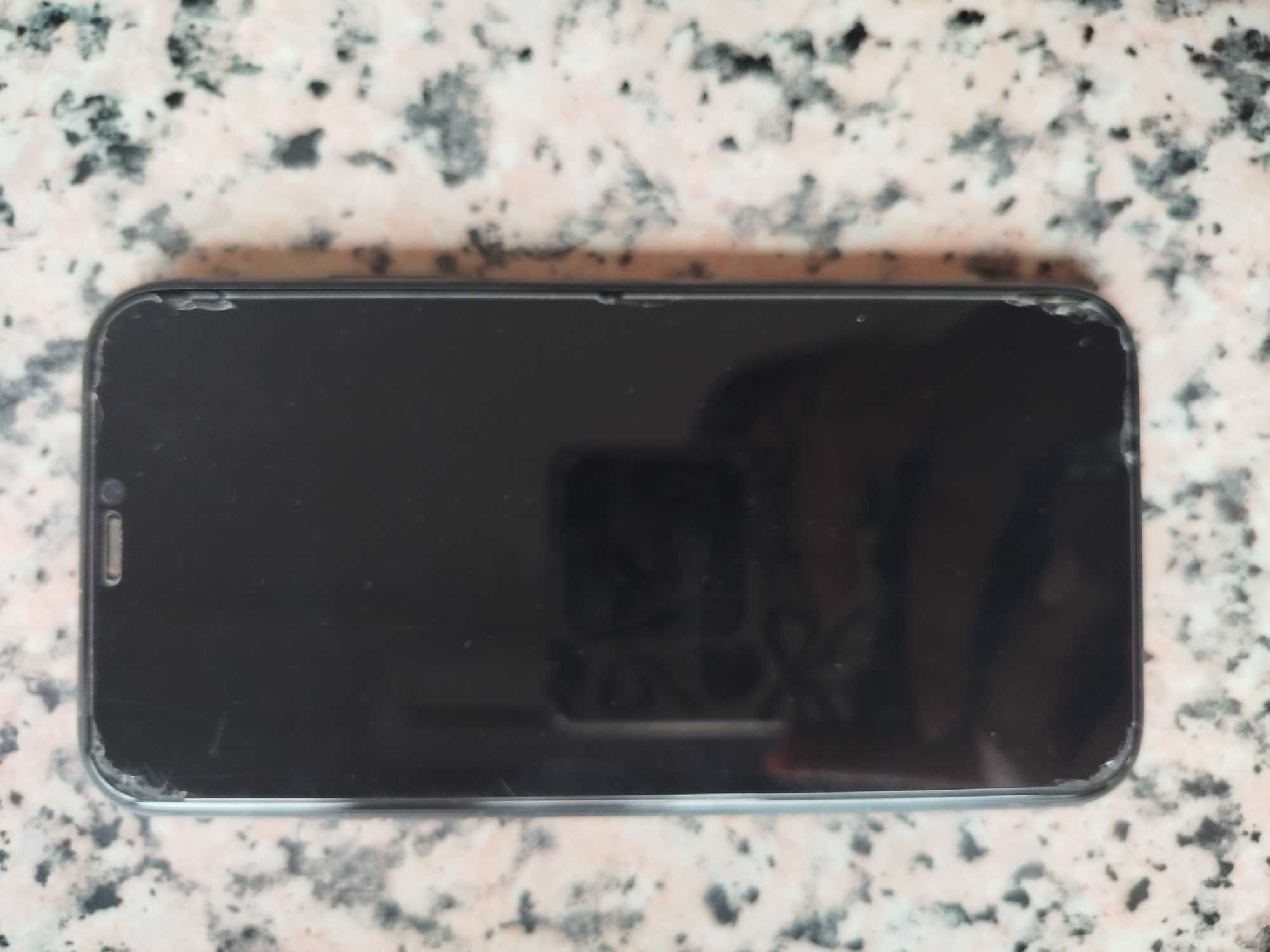 iPhone 11 em ótimo estado