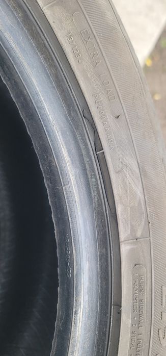 Шини 215/50R17  2шт
