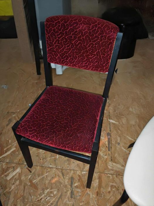 Krzesła 3szt czerwone i białe