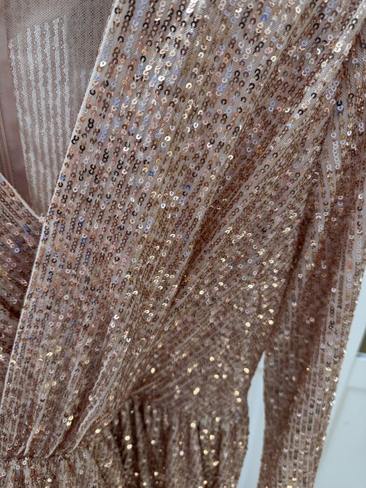 Sukienka wieczorowa błyszcząca- cekiny