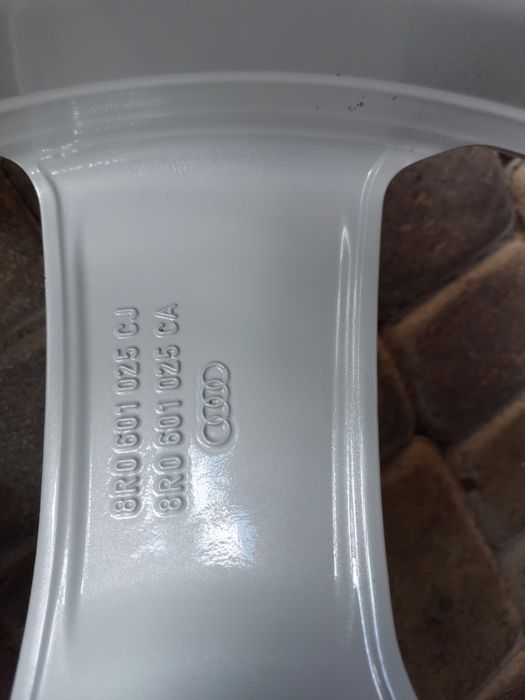 Диски Audi 8r0601025CJ