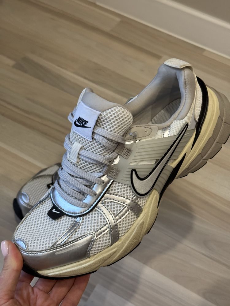 Nike V2K Run Summit White Metallic Silver