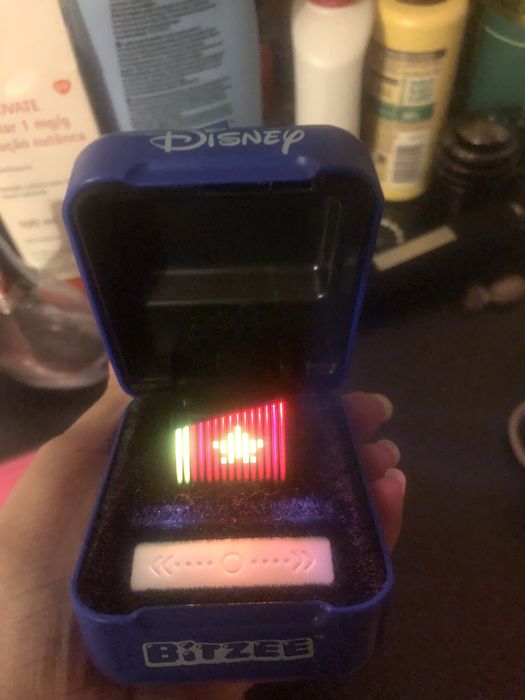 bitzee disney interativo