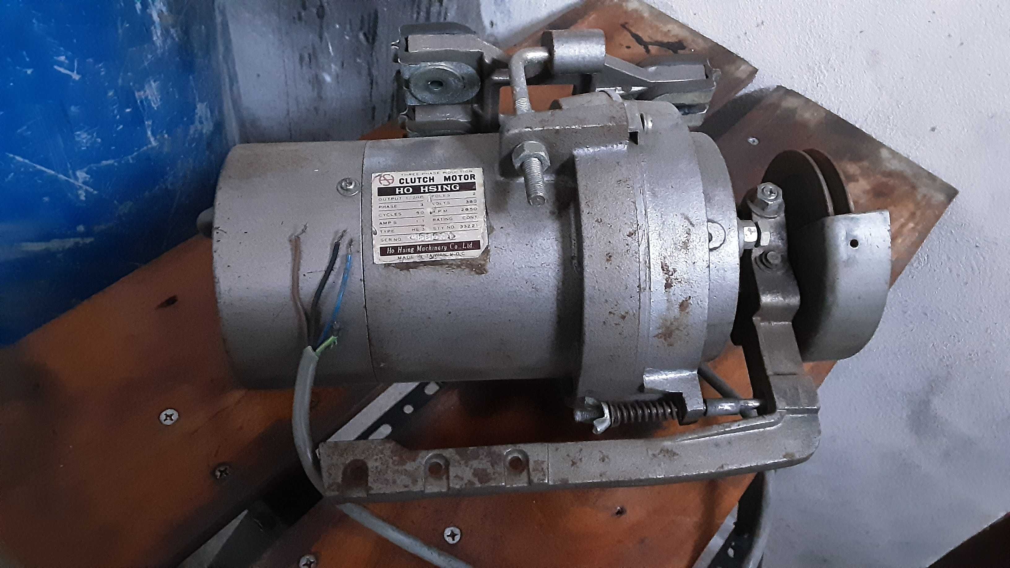 Motores elétricos de vários tamanhos
