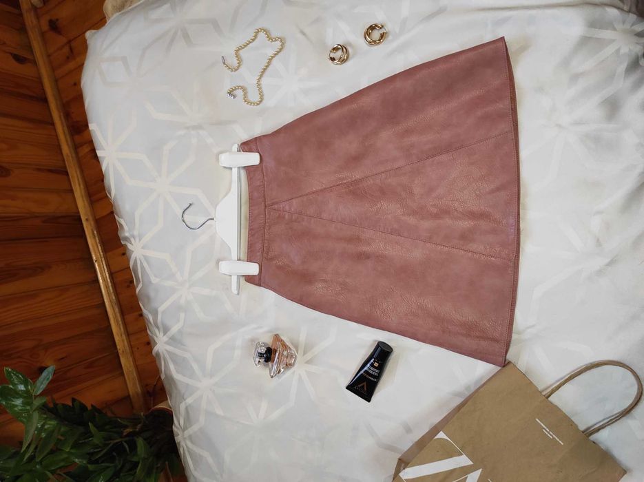 Шикарна міні спідничка зі шкірзаму від ZARA