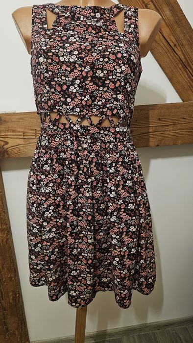 Sukienka firmy Cropp