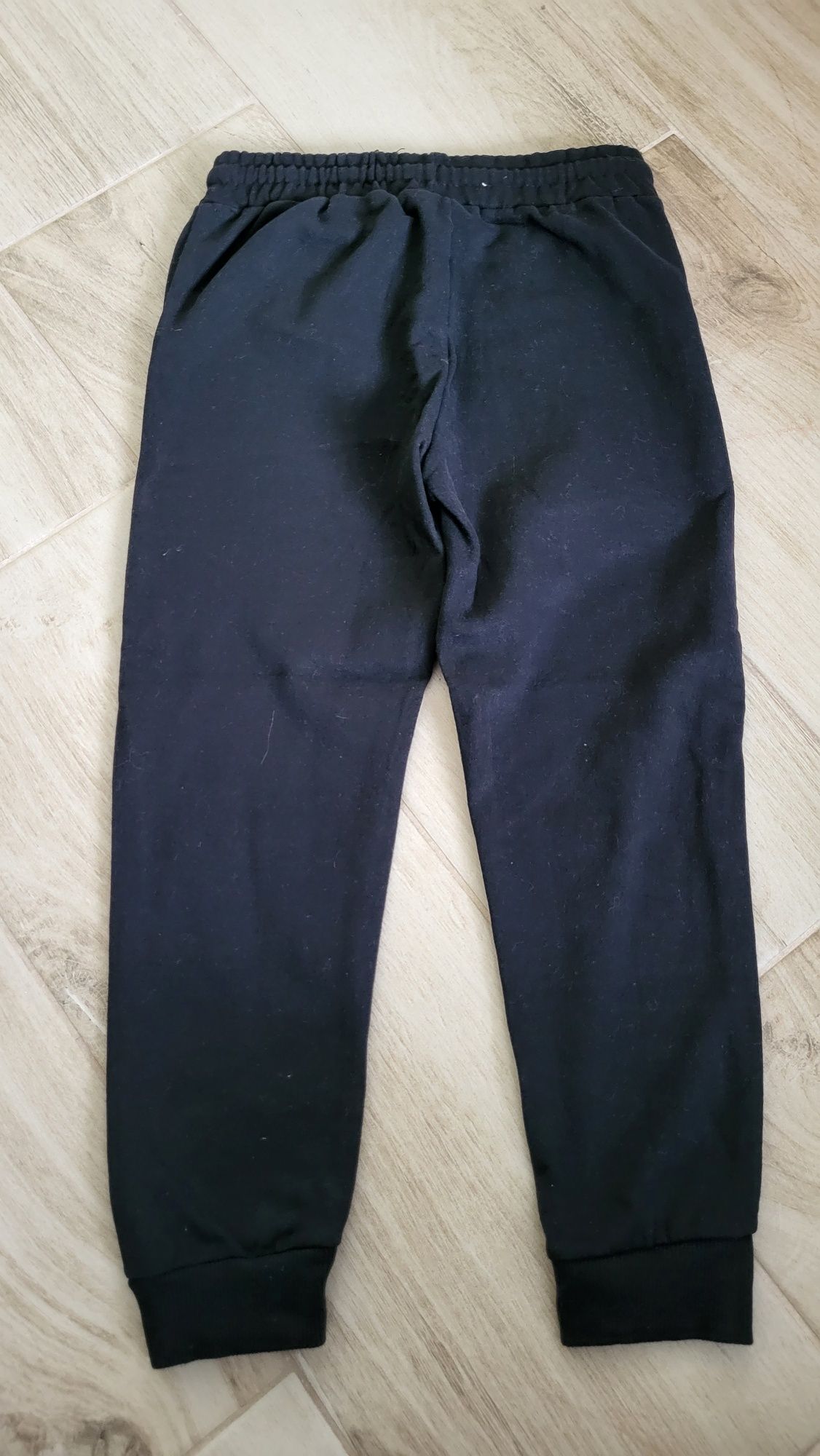 Nowe spodnie dresowe Minionki 116cm